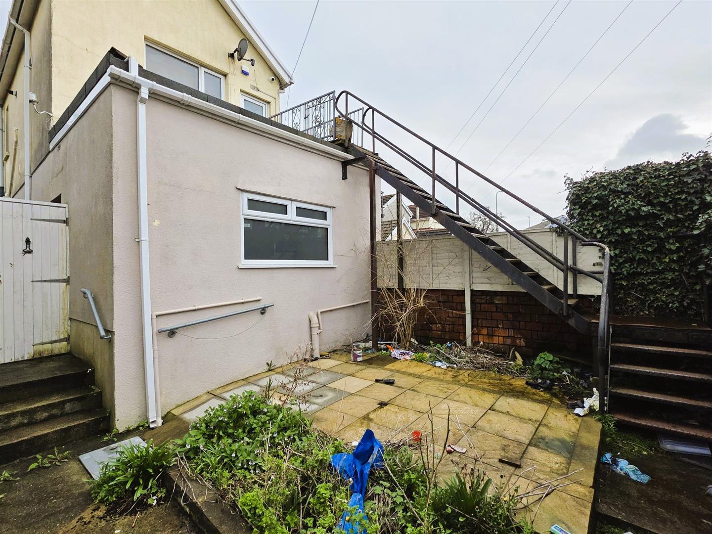 New Road, Llanelli, SA15 3DP